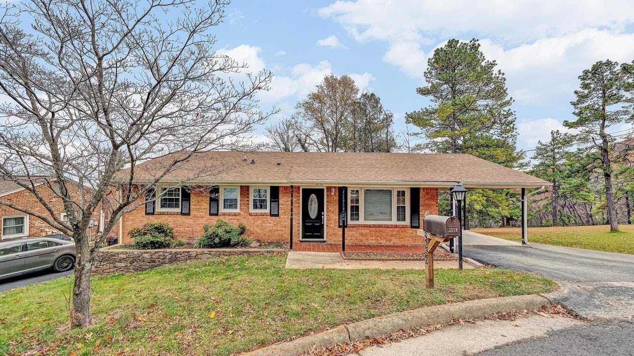 2850 Archer Cir, Salem, VA