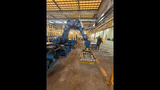 Automatic Ingot Casting with Robotic Arm for Ingot Stacking #recycling @mettherm