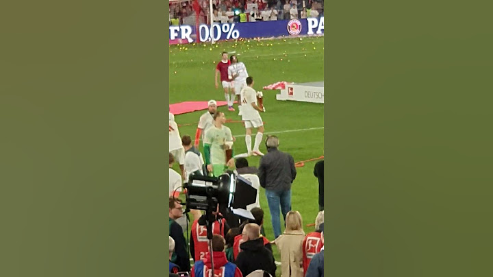 Bierdusche Olise🤣🤣🤣 #shorts #fcbayern #müller #meisterschaft