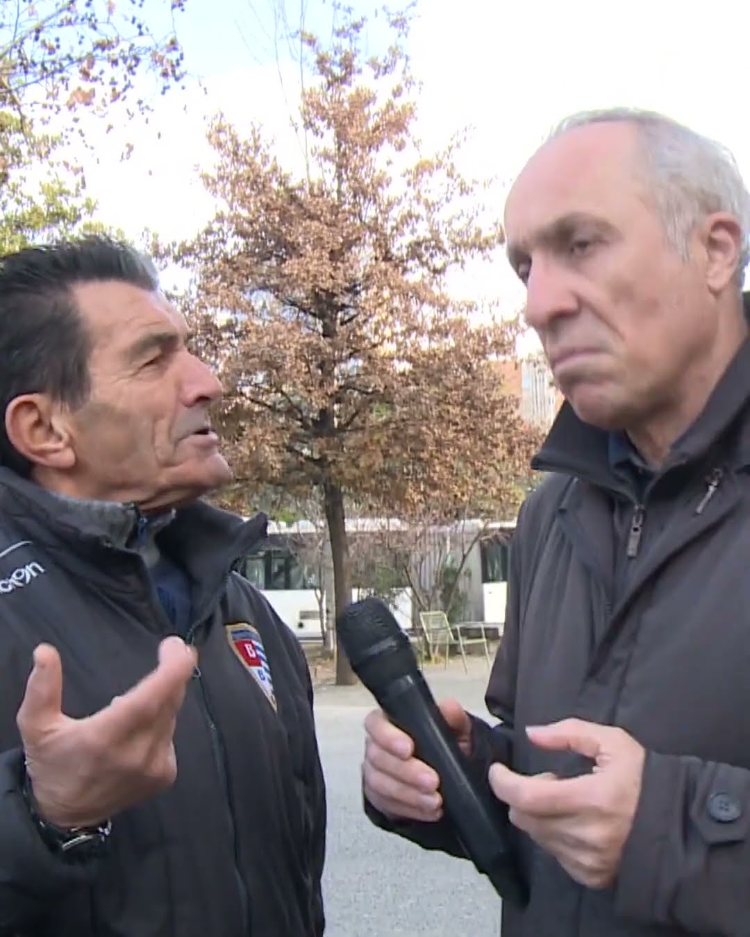 Kë do zgjidhnit sot për t'u martuar? Një mësues,një politikan,një gjyqtar apo një gazetar?