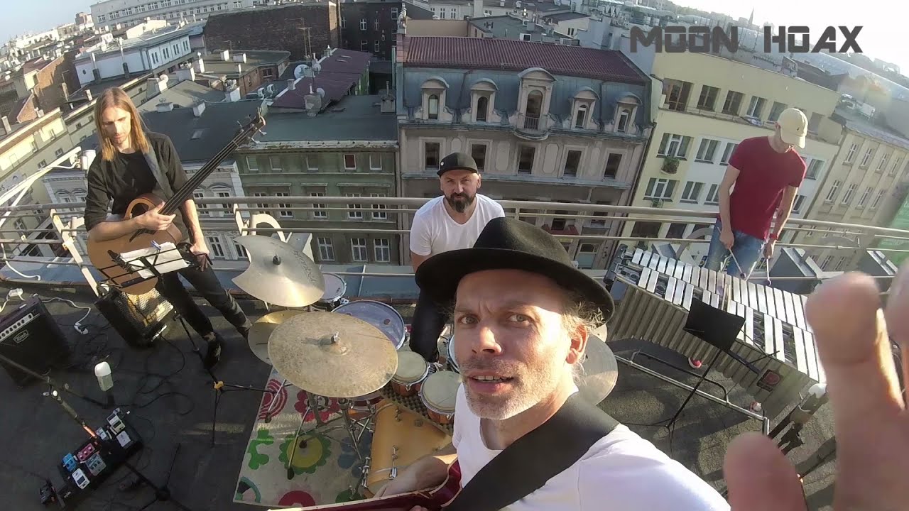 Moon Hoax - Poranek na Fobosie