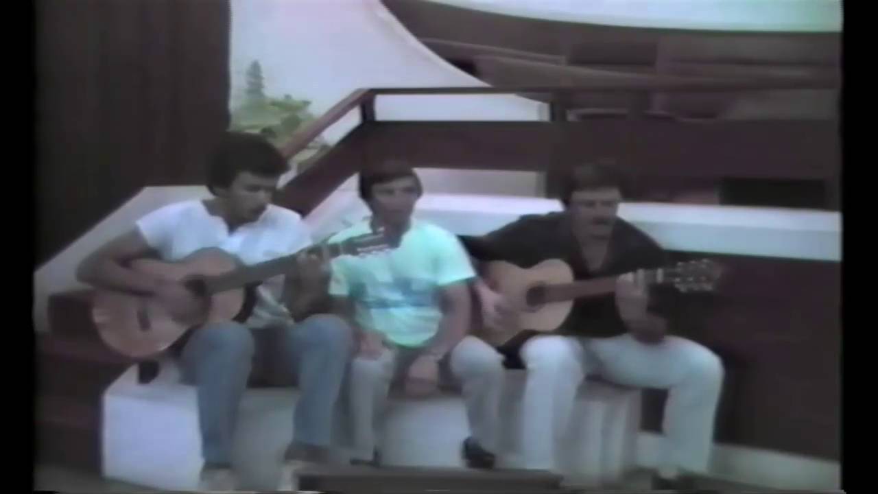 Trio Caseros 1985 "Agradeciendo al Señor" - YouTube