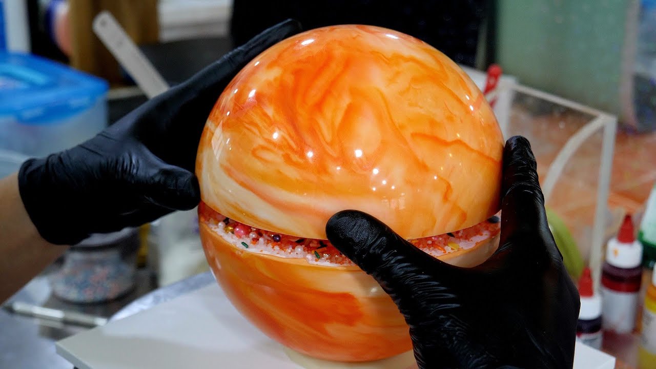 Это действительно потрясающе! Шоколадный торт «Планета», съеденный ударами молотка