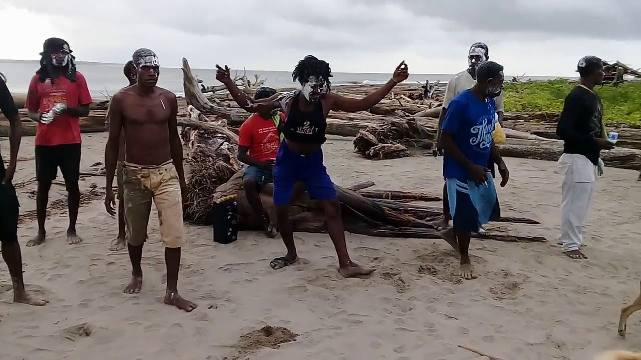 Kamoro 01 Ivatia Mimake [ ohotya ]