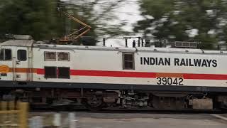 Express Trains. Rajdhani Express. Super fast express trains. Crossing Bhopal station by GT TV 258 views 3 years ago 1 minute, 21 seconds
