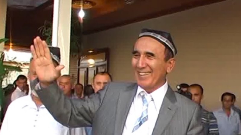 Onlayn porno video: Katta dildo mushuk va eshak, spanking