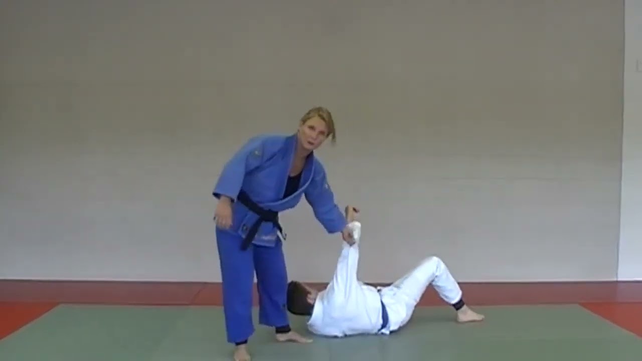 Judo Part 1 - Techniques Yellow Belt (Kathy Hubble)