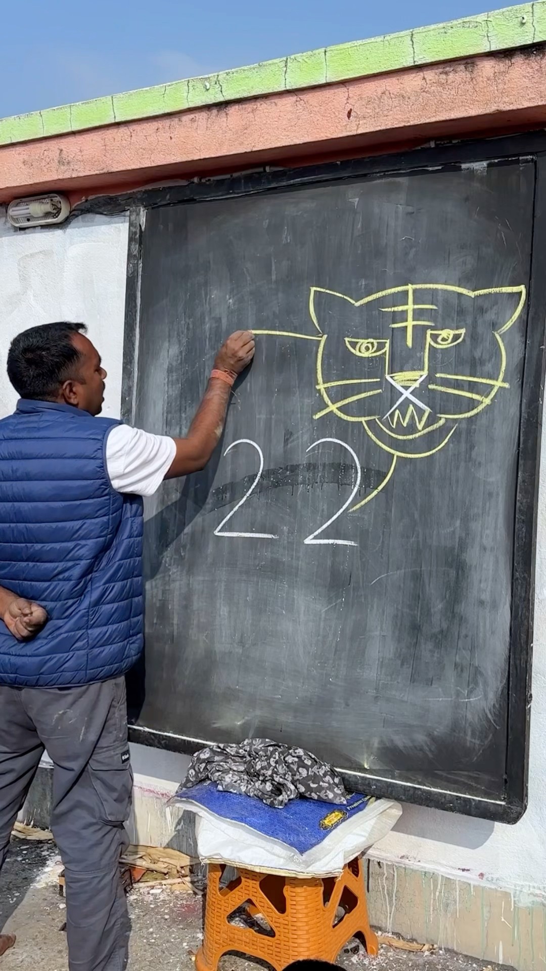 Draw a tiger ? using 22x #art #shorts