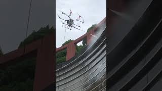 高圧洗浄機が空を飛ぶ時代になった　lying high pressure washer