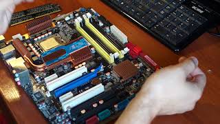 Видео Топовая материнская плата на сокет 775 ASUS P5Q-E (автор: Sergbolshoy)