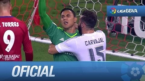 Paradón de Keylor Navas al detener un lanzamiento de penalti
