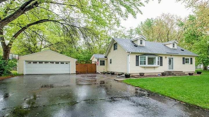 43 North Road, Lino Lakes, MN Presented by Sandy E...