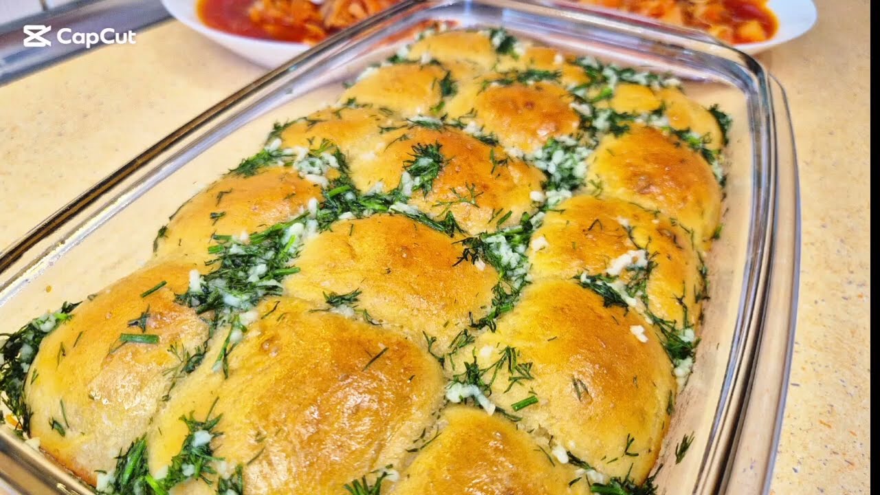 Domowe bułeczki czosnkowe 