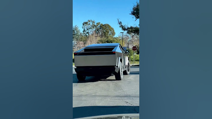 Tesla Cybertruck вперше помітили на дорозі