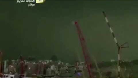 تلاوة خاشعة من الحرم الشريف مع هطول الامطار