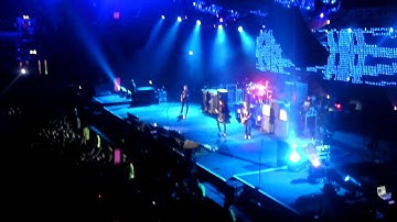 Alter Bridge - WHITE KNUCKLES - Wembley Arena - 29/11/11 - HD!!