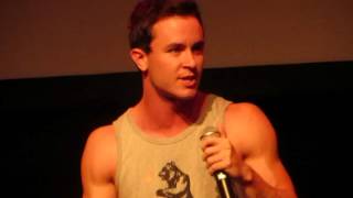 Ryan talking about exercising - Ryan Kelley panel @ Werewolfcon