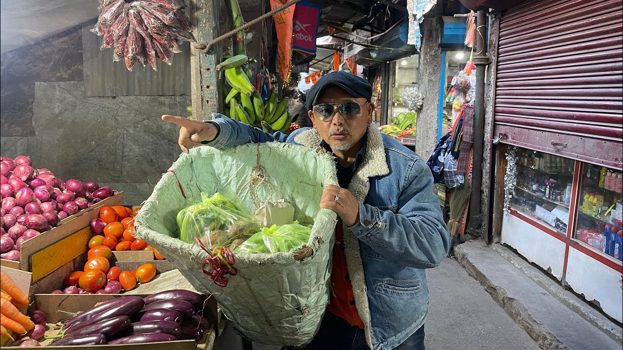 Let’s go for a shopping with me in chowk bazaar#darjeelingvlogs#yakmeatfromsikkim