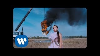 Charli XCX - White Mercedes [Official Video] chords