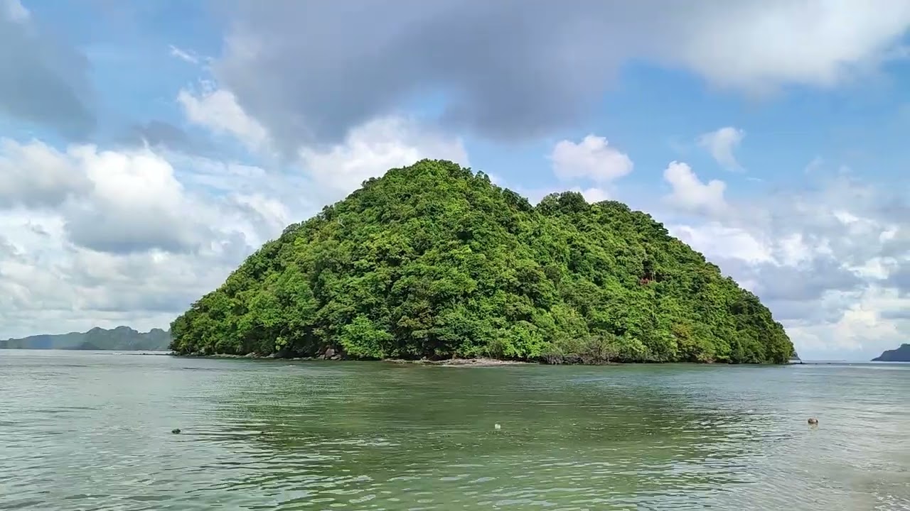 Las Cabanas Beach & Maremegmeg Beach. El Nido. Palawan. Philippines. Пляжи Эль-Нидо. Филиппины.
