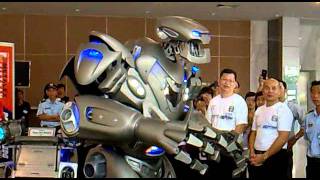 Robot TiTan tại Metalex Vietnam