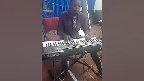 Itende maskandi(Wonginika umvuzo omkhulu) - Sparks on keys