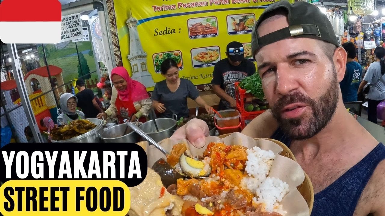 First Time eating GUDEG Yogyakarta in Malioboro Street 🇮🇩
