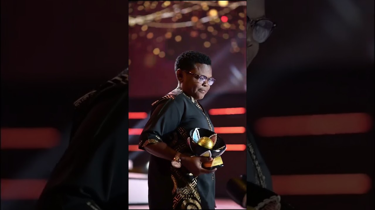 icon award with Nollywood Veteran Actors pawpaw & Ramsey Noah 