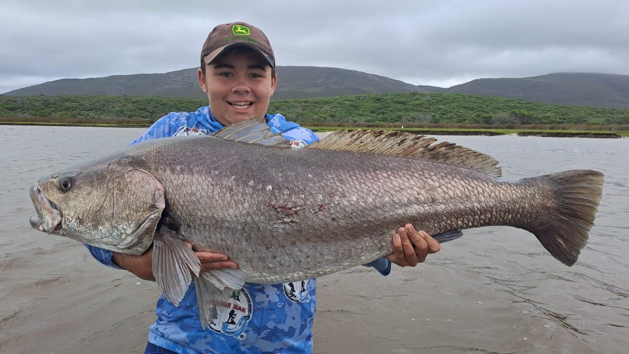 Amaizing Cob and Grunter Fishing with The Outdoor Man - YouTube