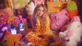 Sabrina Carpenter - ASMR screenshot 1