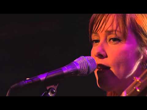 Suzanne Vega  Montreux2004 01  99 9 F