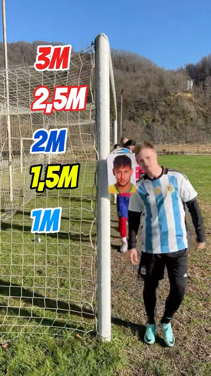 ❌1 METERS VS 3 METERS FOOTBALL PLAYERS | WHO LAST?