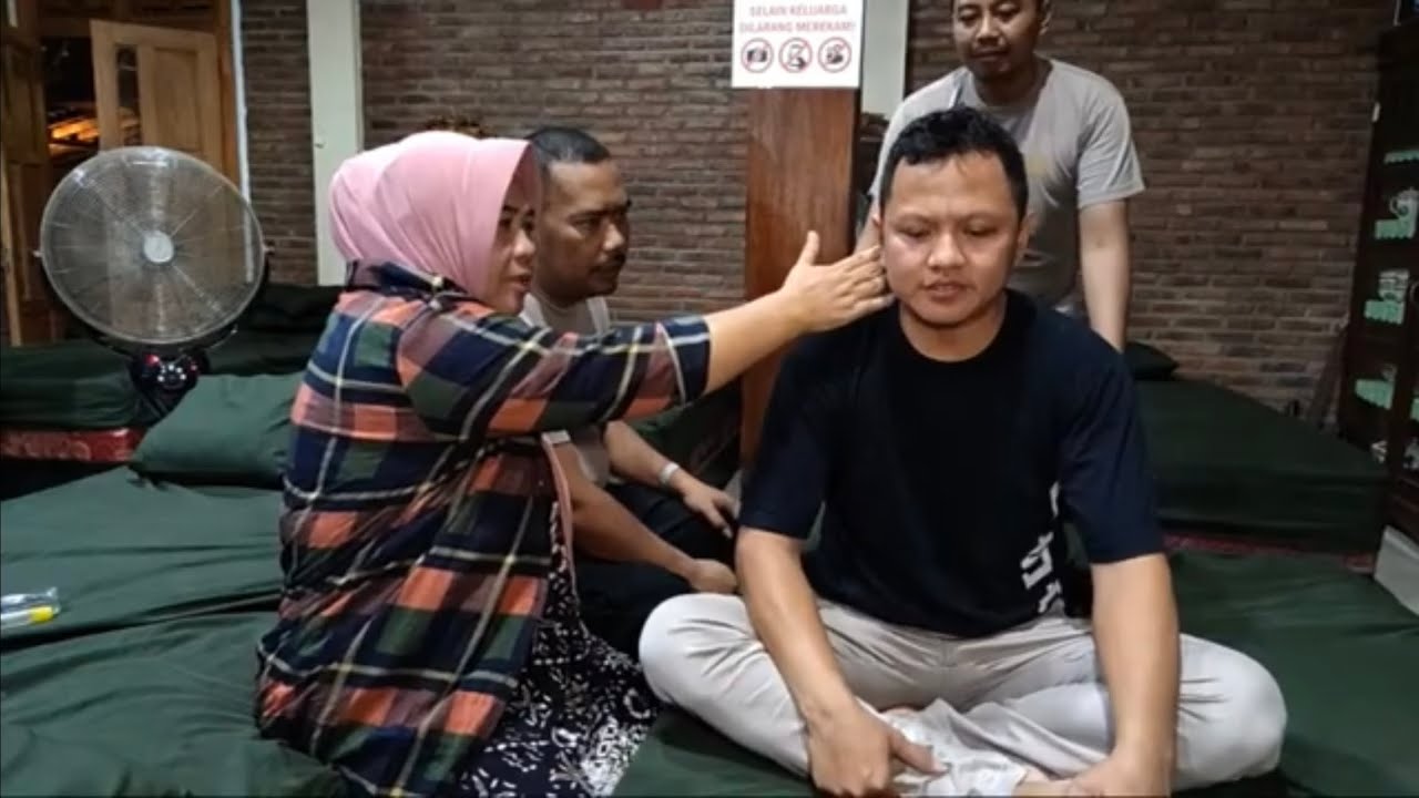 🟢LINTREK KELUAR#kesurupan #dukunsantet #lucu #lintrik #ternyata