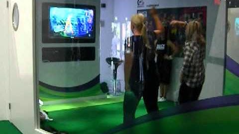 Dance Central Kinect Gameplay @ GamesCom 2010