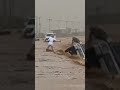 شاب سعودي يضرب أروع أمثلة الشهامة والبطولة