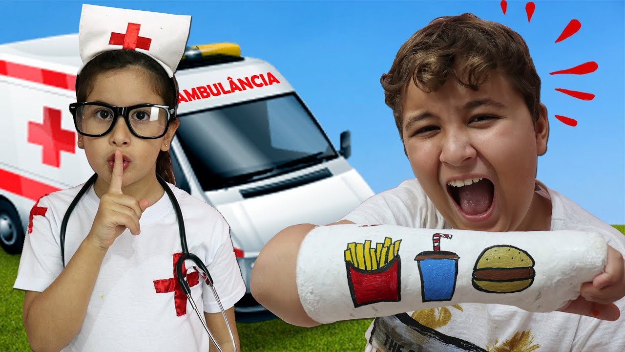 Maria Clara finge ser médica e salva o JP ♥ Pretend Play With Doctor