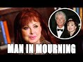 Capture de la vidéo Naomi Judd's Husband Seen Grieving In The Most Beautiful Way