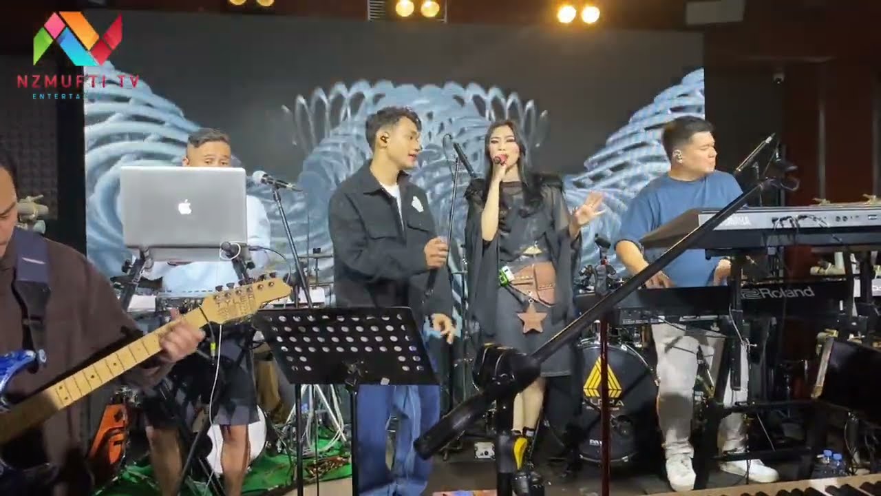 Isyana Sarasvati feat. Afgan - Something New | Live At Krapela