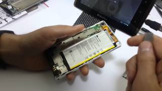 видео Ремонт Huawei Ascend P6 - замена дисплейного модуля