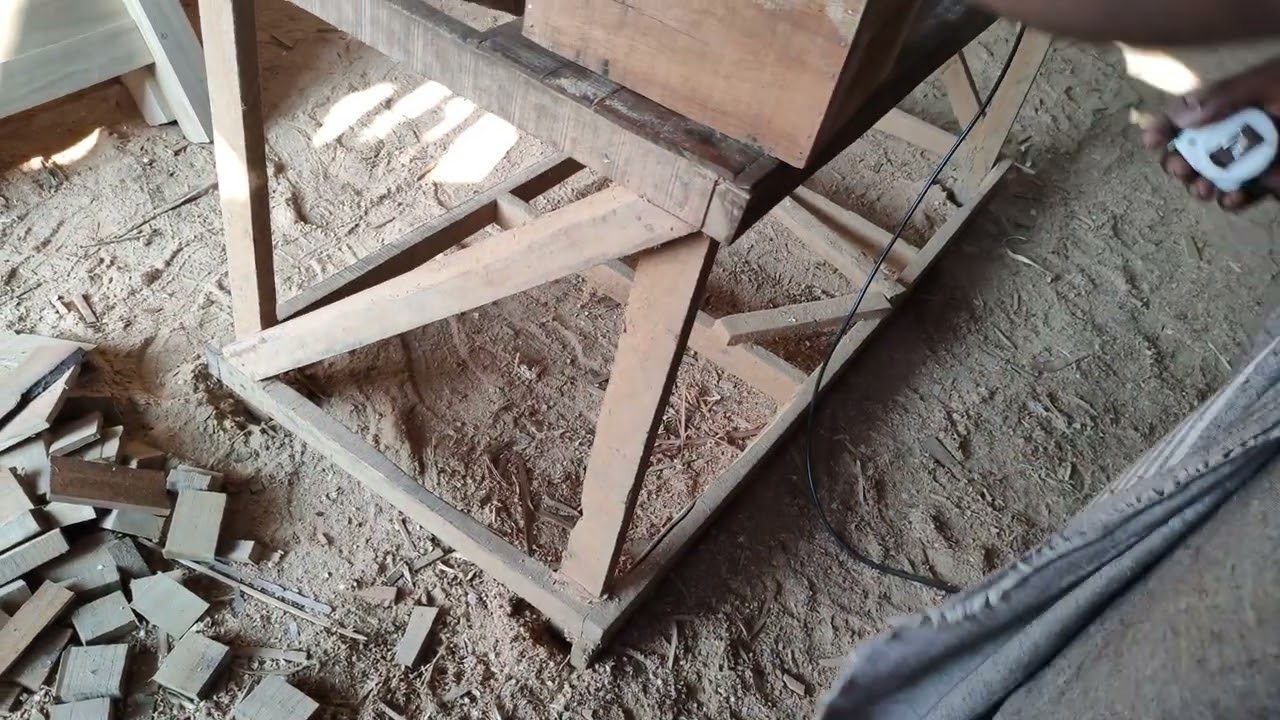 ഏത് സാധാരണക്കാരനും തേനീച്ച പെട്ടി  വീട്ടിൽ നിർമ്മിക്കാം ഒരു തേനീച്ച പെട്ടിക്ക് 200 രൂപക്ക് താഴെ##