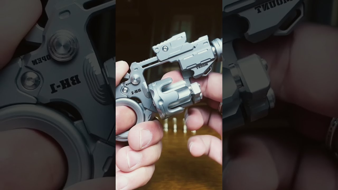Titanium Alloy Hard Core Debut EDC Revolver Decompression Toy