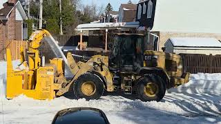 Montreal Snow Bank Clearing Vohl Vl-275 Cat 938K High-Volume Snow Loading