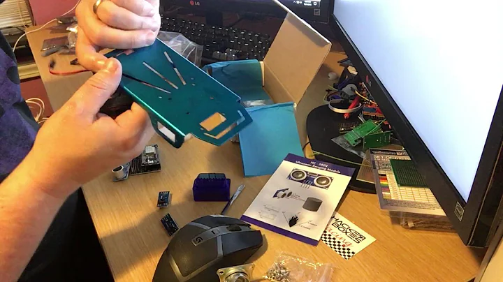 Hackerboxes 0013 - Autosport - Unboxing