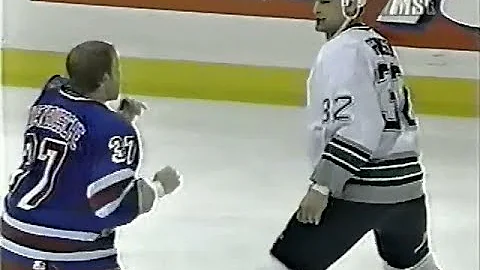 Stu Grimson vs Ryan VandenBussche