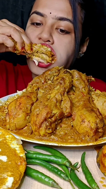 Eating chicken curry #shorts #bigbites #mukbang #asmr #indianfood #eatingshow