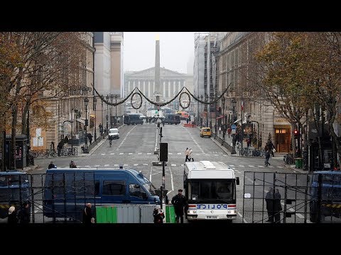 Strikes over pension reform paralyze weekend travel in France