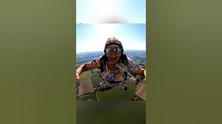 babcia na skokach 💸 #viral #memes #funny #humor #śmieszne #dc #shorts #dlaciebie #babcia #ai