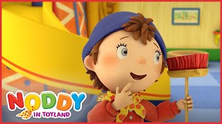 Noddy uses a magical broom | Noddy In Toyland