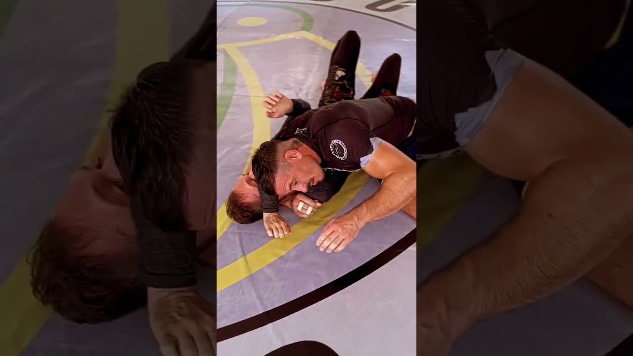 𝙎𝙣𝙚𝙖𝙠𝙮  𝘾𝙤𝙪𝙣𝙩𝙚𝙧  “𝘼𝙣𝙨𝙬𝙚𝙧  𝙋𝙝𝙤𝙣𝙚 ” 𝙩𝙤  𝘼𝙧𝙢  𝙏𝙧𝙞𝙖𝙣𝙜𝙡𝙚  𝙙𝙚𝙛𝙚𝙣𝙨𝙚