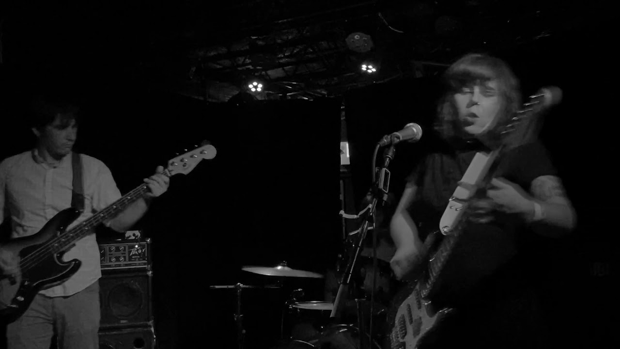 Смотреть «Scrunchies "Absolute Maximum" @ 7th St Entry 07.23.21» на YouTube Смотреть «Scrunchies "Absolute Maximum" @ 7th St Entry 07.23.21» на YouTube